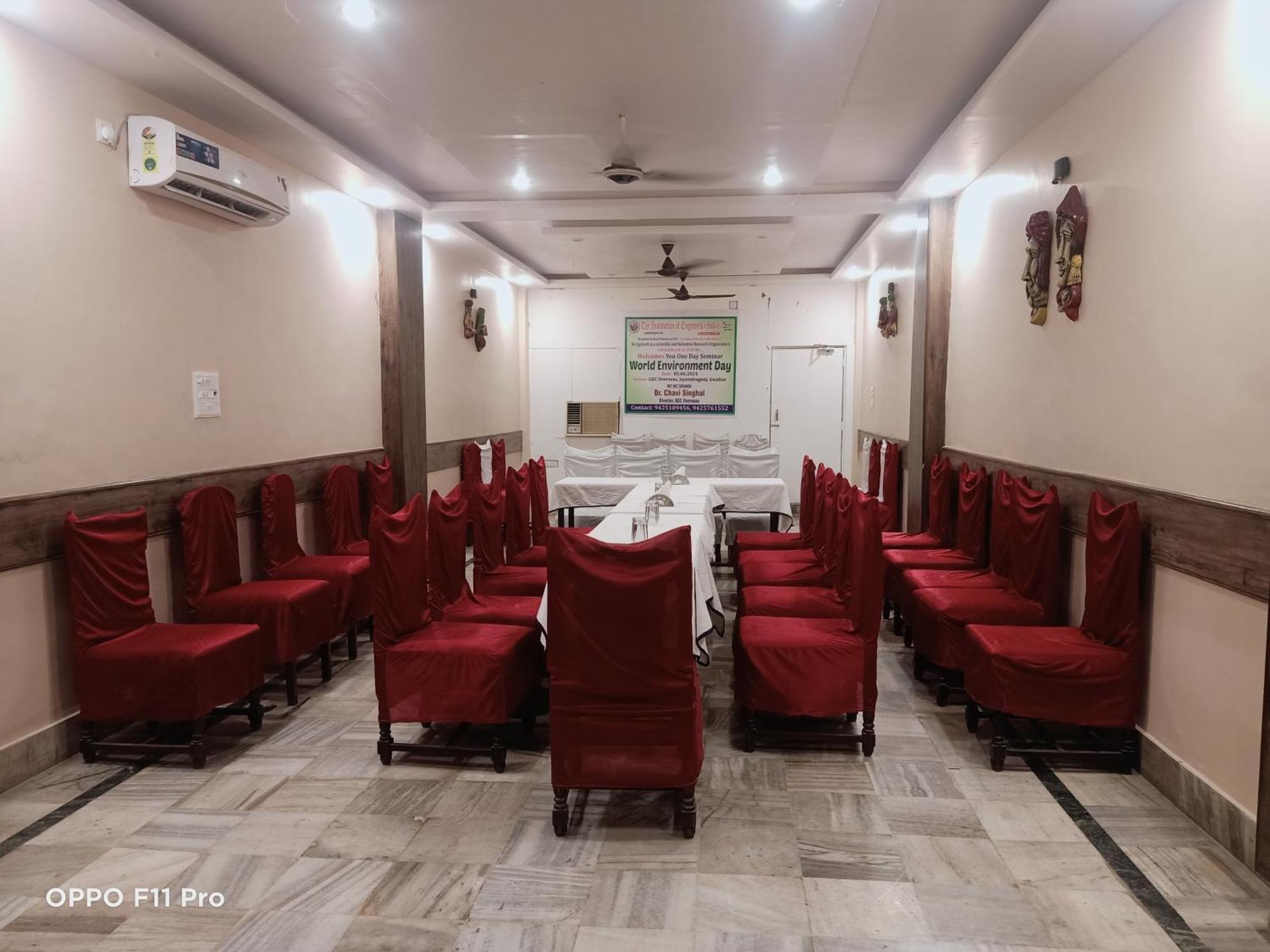 Hotel Ambassador Inn Gwalior Exterior photo