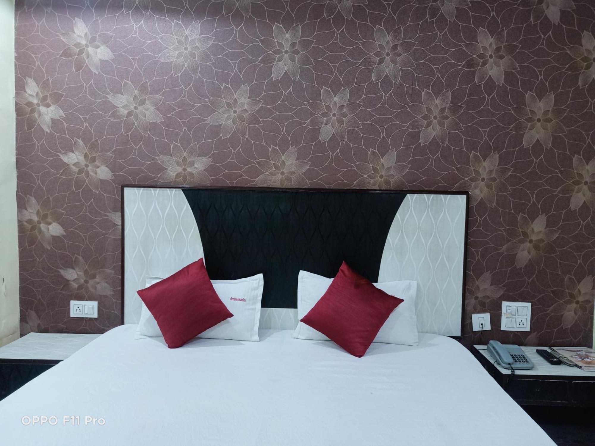 Hotel Ambassador Inn Gwalior Exterior photo