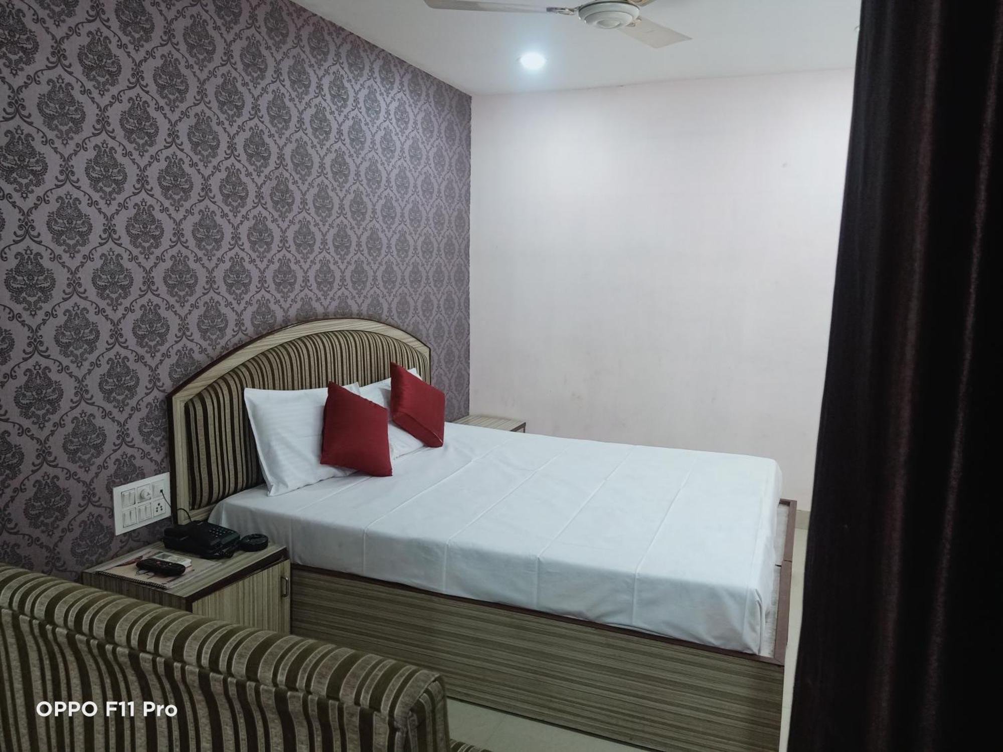 Hotel Ambassador Inn Gwalior Exterior photo
